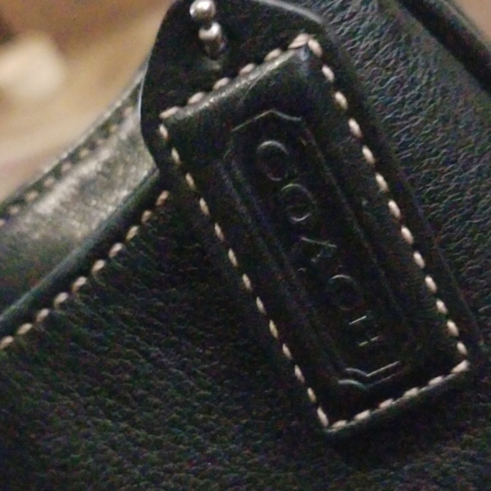 Black shoulder Coach bag - Picture 3 of 8